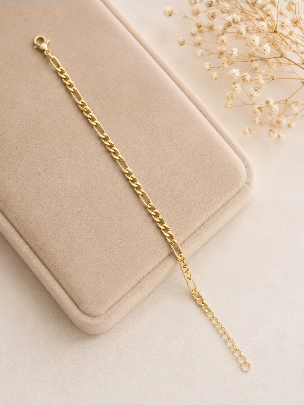 Delicate Gold Link Chain Bracelet - Picture 1 of 4